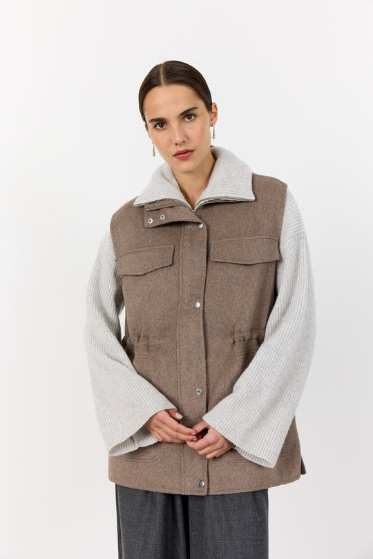 LR-OWA 30 Väst Mörk sand