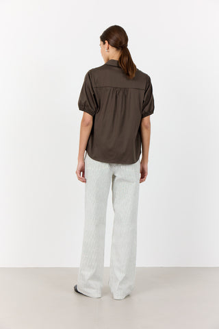 LR-ISLA SOLID 129 Skjorta Mörkbrun