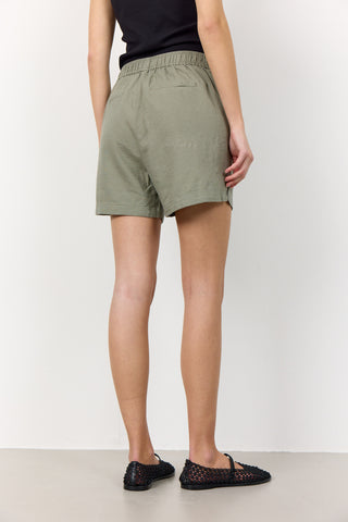 LR-NAJA 8 Shorts Grön