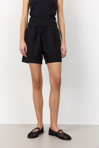 LR-NAJA 8 Shorts Svart